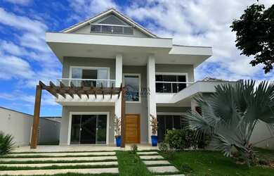 Imagem: A casa em condomínio possui 5 Dormitórios, 5 Banheiros, 3