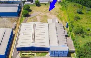 Imagem: O depósito possui 5 Vagas na garagem, 3.857m² de Área e