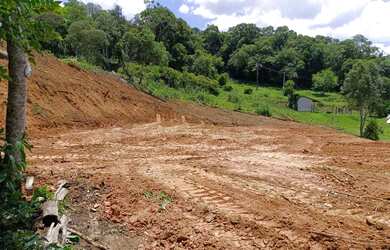 Imagem: O terreno possui 1.550m² de Área e está localizado em Campo