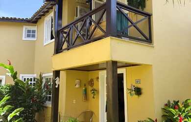 Imagem: A casa possui 2 Dormitórios, 3 Banheiros, 1 Vaga na garagem