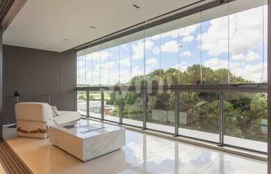 Imagem: O apartamento possui 4 Dormitórios, 5 Banheiros, 4 Vagas na