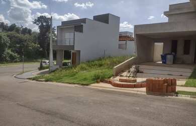 Imagem: O terreno à venda possui 201m² de Área e Imóvel novo e está