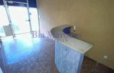 Imagem: O depósito possui 5 Vagas na garagem, 474m² de Área e está