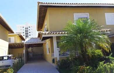 Imagem: A casa em condomínio possui 4 Dormitórios, 2 Banheiros, 2