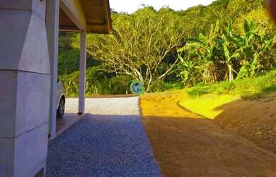 Imagem: A casa possui 2 Dormitórios, 2 Banheiros, 1 Vaga na garagem