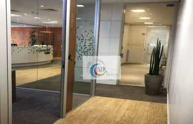 Imagem 12: Conjunto mobiliado de 521 m² com 16 vagas