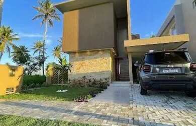 Imagem: A casa em condomínio possui 4 Dormitórios, 4 Banheiros, 2