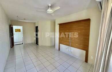 Imagem: O apartamento possui 3 Dormitórios, 1 Banheiro, 1 Vaga na garagem