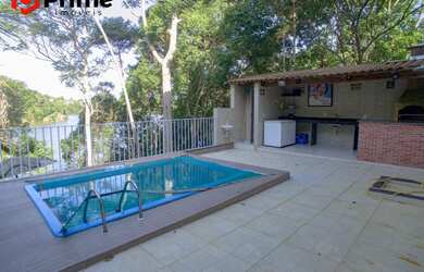 Imagem: A casa possui 3 Dormitórios, 2 Banheiros, 3 Vagas na garagem