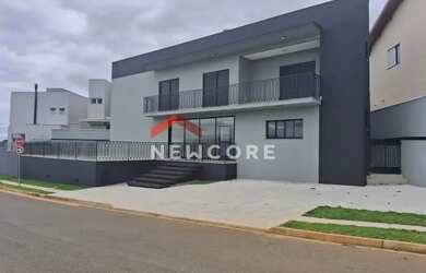 Imagem: A casa em condomínio possui 3 Dormitórios, 3 Banheiros, 3