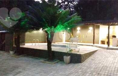 Imagem: A casa em condomínio possui 5 Dormitórios, 3 Banheiros, 2