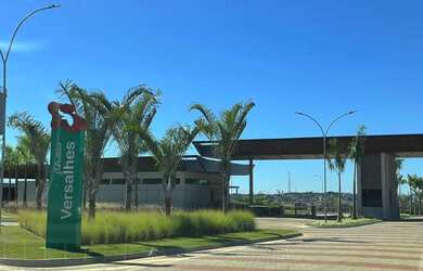 Imagem: O terreno possui 211m² de Área e está localizado em Pólo