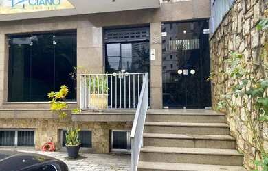 Imagem: O depósito possui 5 Vagas na garagem e 740m² de Área e está