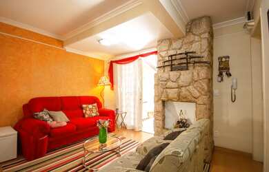 Imagem: A casa em condomínio possui 3 Dormitórios, 3 Banheiros, 2