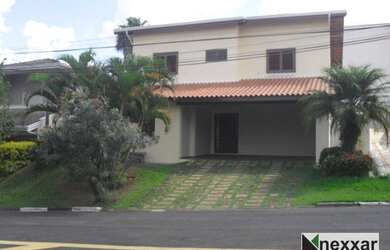 Imagem: A casa em condomínio possui 4 Dormitórios, 4 Banheiros, 4