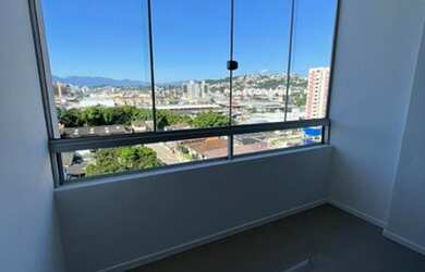 Imagem: O apartamento possui 3 Dormitórios, 1 Banheiro, 1 Vaga na garagem