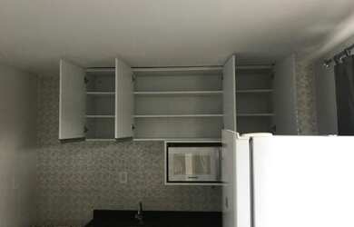 Imagem: O apartamento possui 1 Dormitório, 1 Banheiro, 1 Vaga na garagem