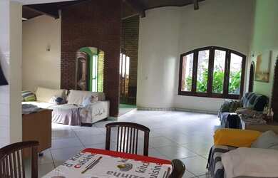 Imagem: A casa em condomínio possui 3 Dormitórios, 2 Banheiros, 2