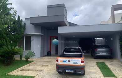 Imagem: A casa em condomínio possui 4 Dormitórios, 5 Banheiros, 4