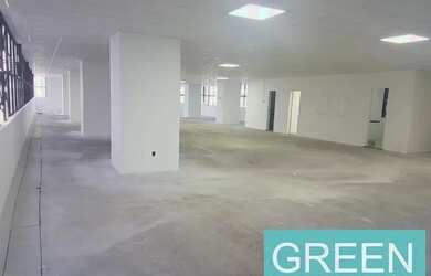 Imagem: O depósito possui 5 Vagas na garagem, 400m² de Área e está