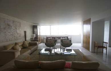 Imagem: O apartamento possui 4 Dormitórios, 4 Banheiros, 3 Vagas na