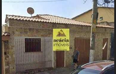 Imagem: A casa possui 3 Dormitórios, 2 Banheiros, 1 Vaga na garagem