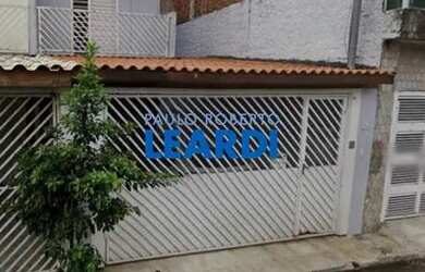 Imagem: A casa possui 3 Dormitórios, 3 Banheiros, 2 Vagas na garagem