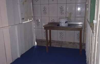 Imagem: A casa possui 1 Dormitório, 1 Banheiro e está localizado