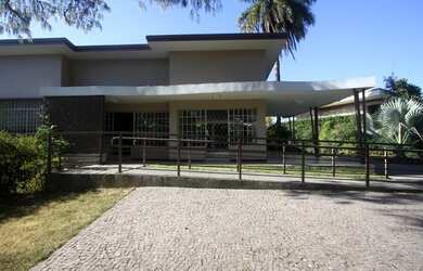 Imagem: A casa possui 2 Dormitórios, 4 Banheiros, 600m² de Área e