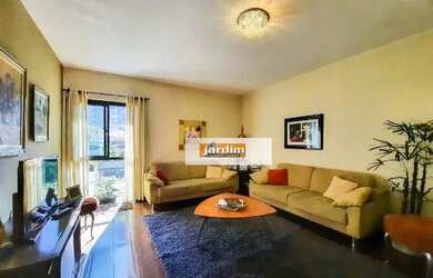 Imagem: A casa à venda possui 4 Dormitórios, 4 Banheiros, 5 Vagas