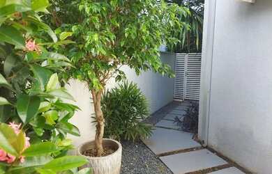 Imagem: A casa em condomínio possui 4 Dormitórios, 1 Banheiro, 4 Vagas