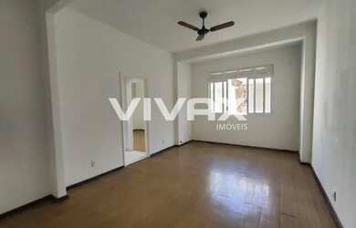 Imagem: A casa possui 3 Dormitórios, 2 Banheiros, 1 Vaga na garagem