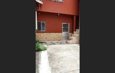 Imagem: A casa possui 1 Dormitório, 1 Banheiro, 2 Vagas na garagem