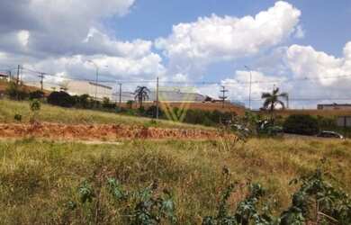 Imagem: O terreno possui 1100m² de Área e está localizado em Loteamento