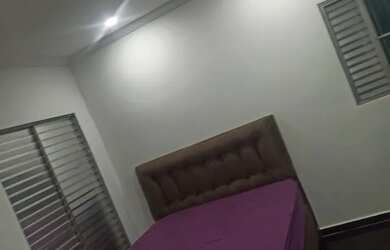 Imagem: A casa possui 3 Dormitórios, 2 Banheiros, 30m² de Área e