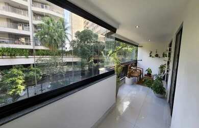 Imagem: O apartamento possui 3 Dormitórios, 3 Banheiros, 2 Vagas na