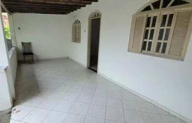 Imagem: A casa possui 2 Dormitórios e 1 Banheiro e está localizado