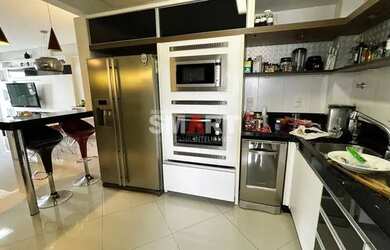 Imagem: O apartamento possui 3 Dormitórios, 2 Banheiros, 145m² de