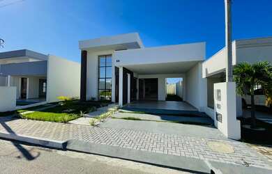 Imagem: A casa em condomínio possui 3 Dormitórios, 4 Banheiros, 2