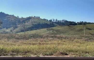 Imagem: O terreno possui 200m² de Área, Imóvel novo e está localizado