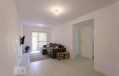 Imagem: O apartamento possui 1 Dormitório, 1 Banheiro, 1 Vaga na garagem