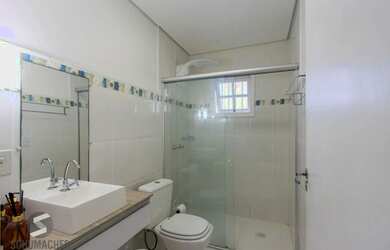 Imagem 8: Sobrado com 2 dormitórios, sendo 1 ampla suíte com banheira de hidromassagem, 2 vagas