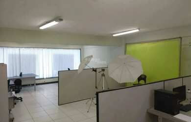 Imagem: O depósito possui 135m² de Área e está localizado em Santo