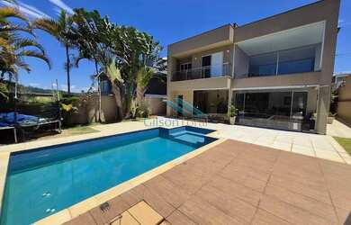 Imagem: A casa em condomínio possui 3 Dormitórios, 5 Banheiros, 4