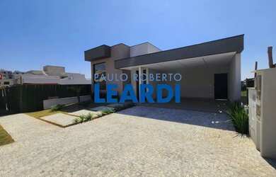 Imagem: A casa em condomínio possui 3 Dormitórios, 5 Banheiros, 4