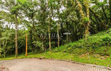 Imagem: O terreno possui 996m² de Área e está localizado em Canela