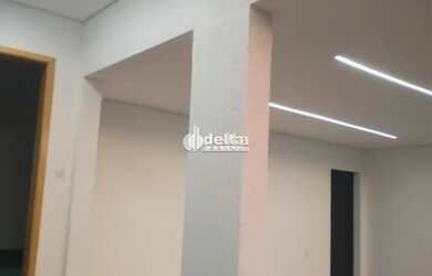 Imagem 2: Casa no condomínio Terras Alpha disponível para venda em Uberlândia...