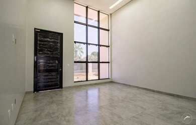 Imagem: A casa em condomínio possui 3 Dormitórios, 1 Banheiro, 4 Vagas