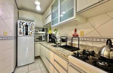 Imagem 9: Apartamento 1 dormitório, sacada, de frente, churrasqueira, box, no Bairro...