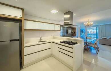 Imagem 2: Praia Brava - Apto Mobiliado - 3 Qts - 2 Vagas - 200 metros do Mar